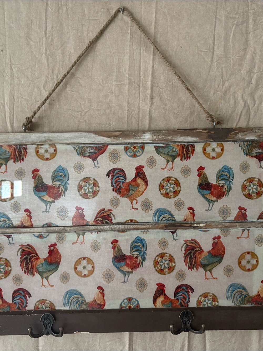 Rustic Rooster Wall Hook Panel - Multicolor